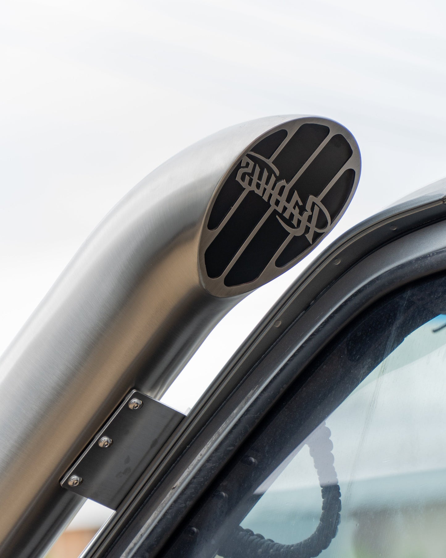 Low Cut Stainless Snorkel to suit Nissan Gu Patrol Series 1-3 (5" Passenger Side Mid Entry)